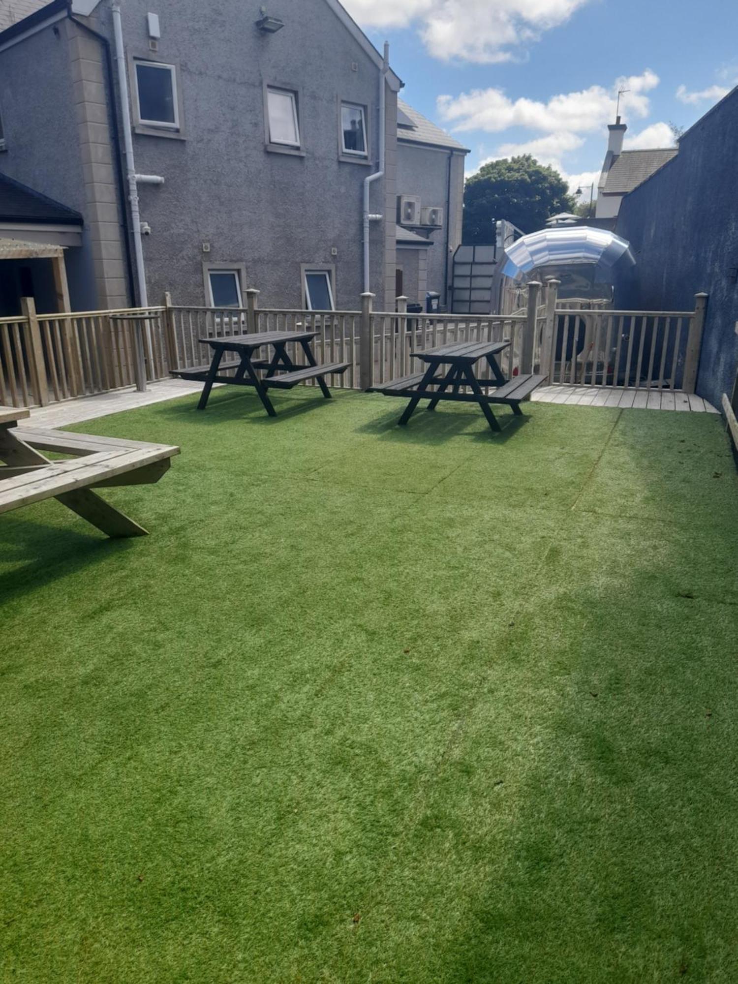 Bed and Breakfast The Armada Bar And Restaurant Armoy Exterior foto